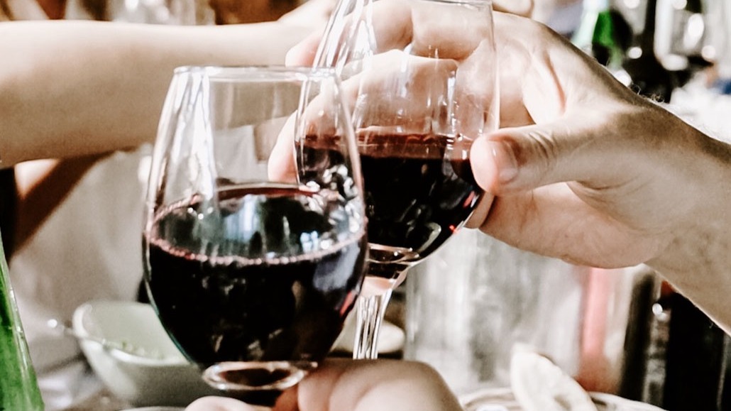 How to Create a Memorable Dining Experience for Your Guests