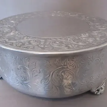 22” Round Silver Cake Riser Rental | Austin\'s Elite Events
